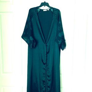 VICTORIA’S SECRET Mxi Front Wrap Satin Green Robe Sheer Short Embroidered  Sleev